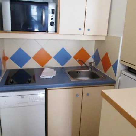Moderne Avec Balcon - Raphael - 25 M² - Parking Apartment