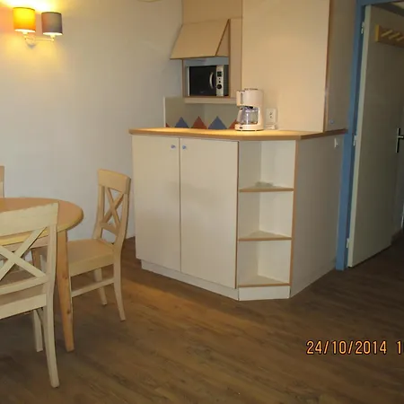 Apartmán Moderne Avec Balcon - Saint-raphael - 25 M² - Parking *