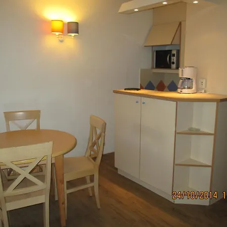 Moderne Avec Balcon - Saint-raphael - 25 M² - Parking Apartmán
