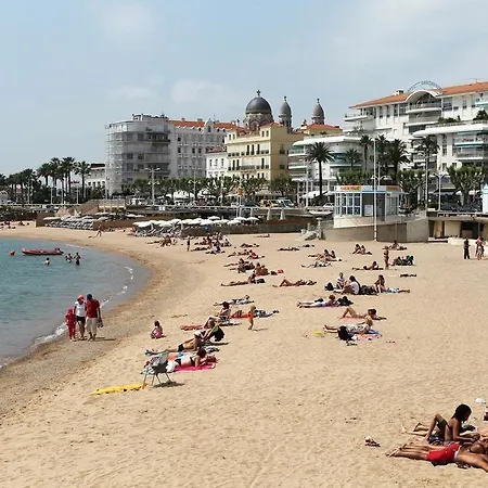 Moderne Avec Balcon - Raphael - 25 M² - Parking * Saint-Raphael (Var)